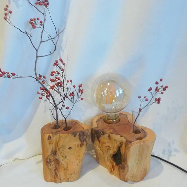 Vase und Lampe aus Eibe
